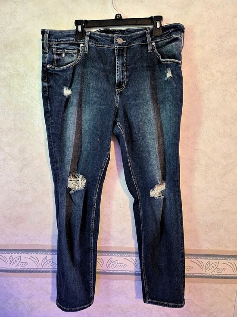 Silver Jeans Co. Boyfriend. Distressed Skinny Jeans Blue Waist 27